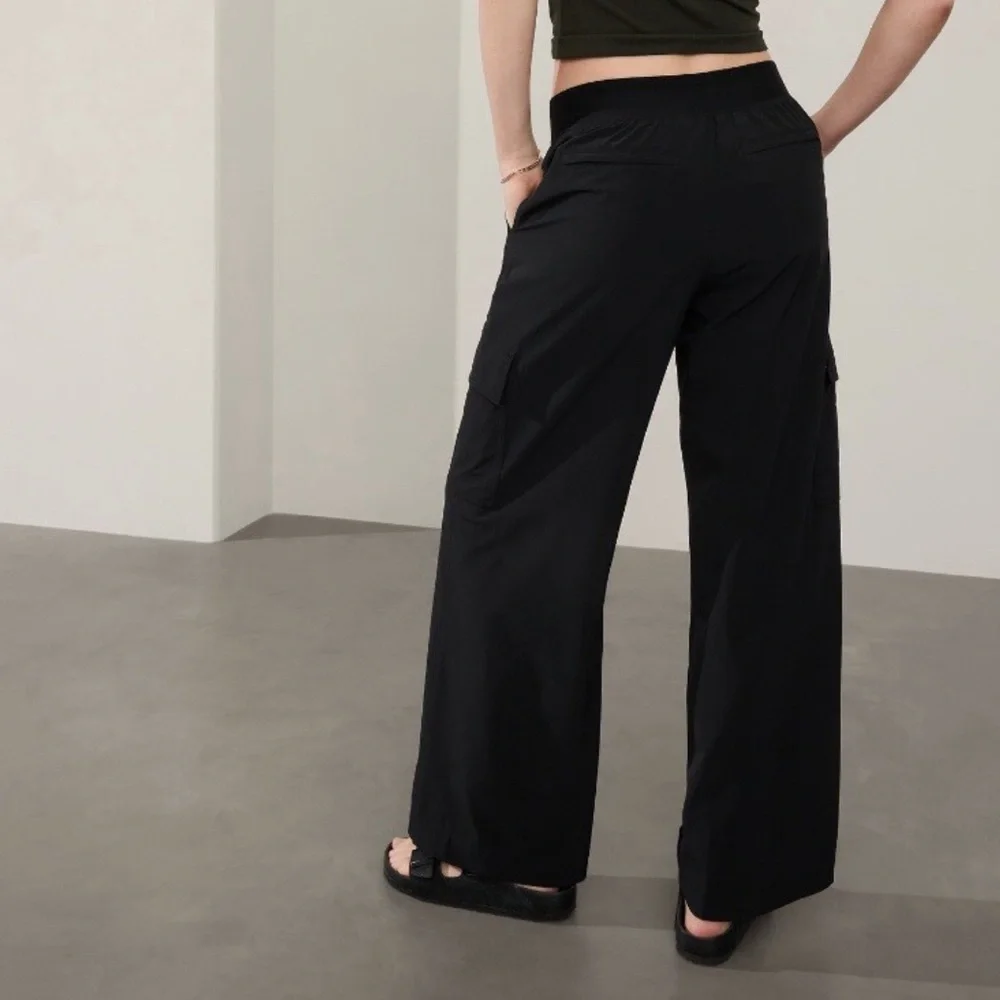 Athleta Brooklyn Heights High Rise Cargo Pant Black Casual Athleisure Women’s 2 - Picture 2 of 13
